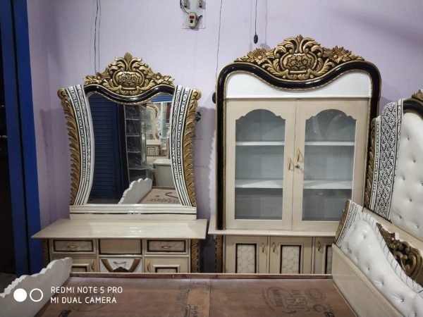 Royal Bed Suite With Bed, Cabinet And Singar