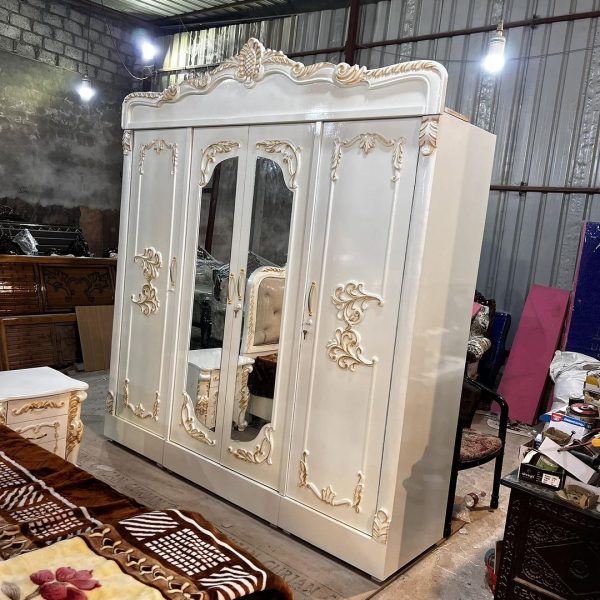 Italian elegance Teakwood Wardrobe